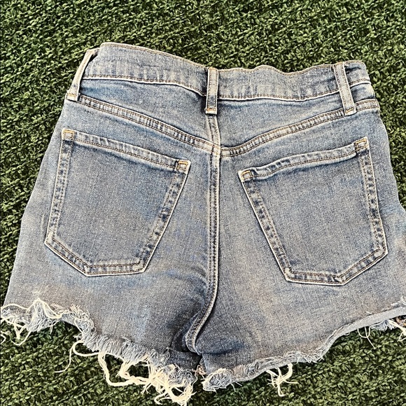 Old Navy Denim Women Shorts - Picture 4 of 5